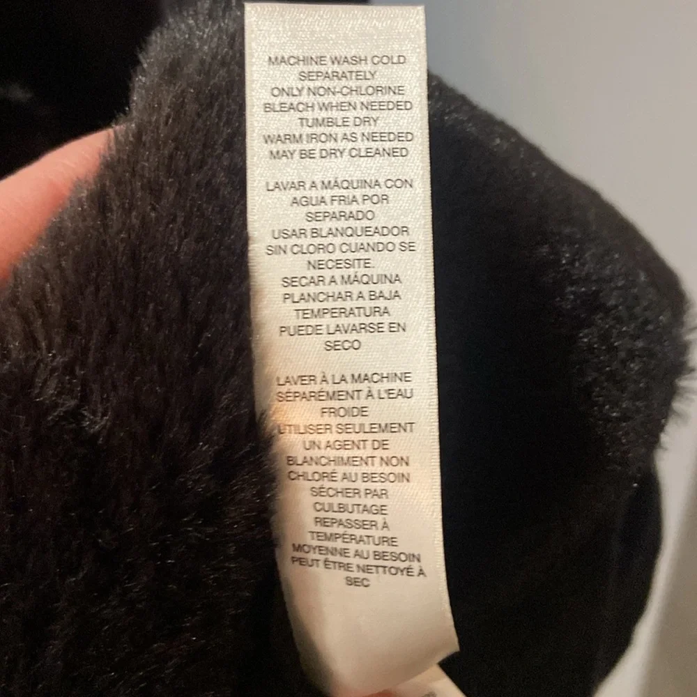 Chicos Black Faux Fur Trimmed Ruana Wrap Women’s Shawl Poncho Kimono One Size - Picture 9 of 9